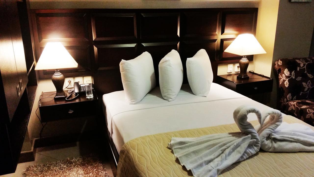 Atlantic Blue Hotel กวายากิล ภายนอก รูปภาพ