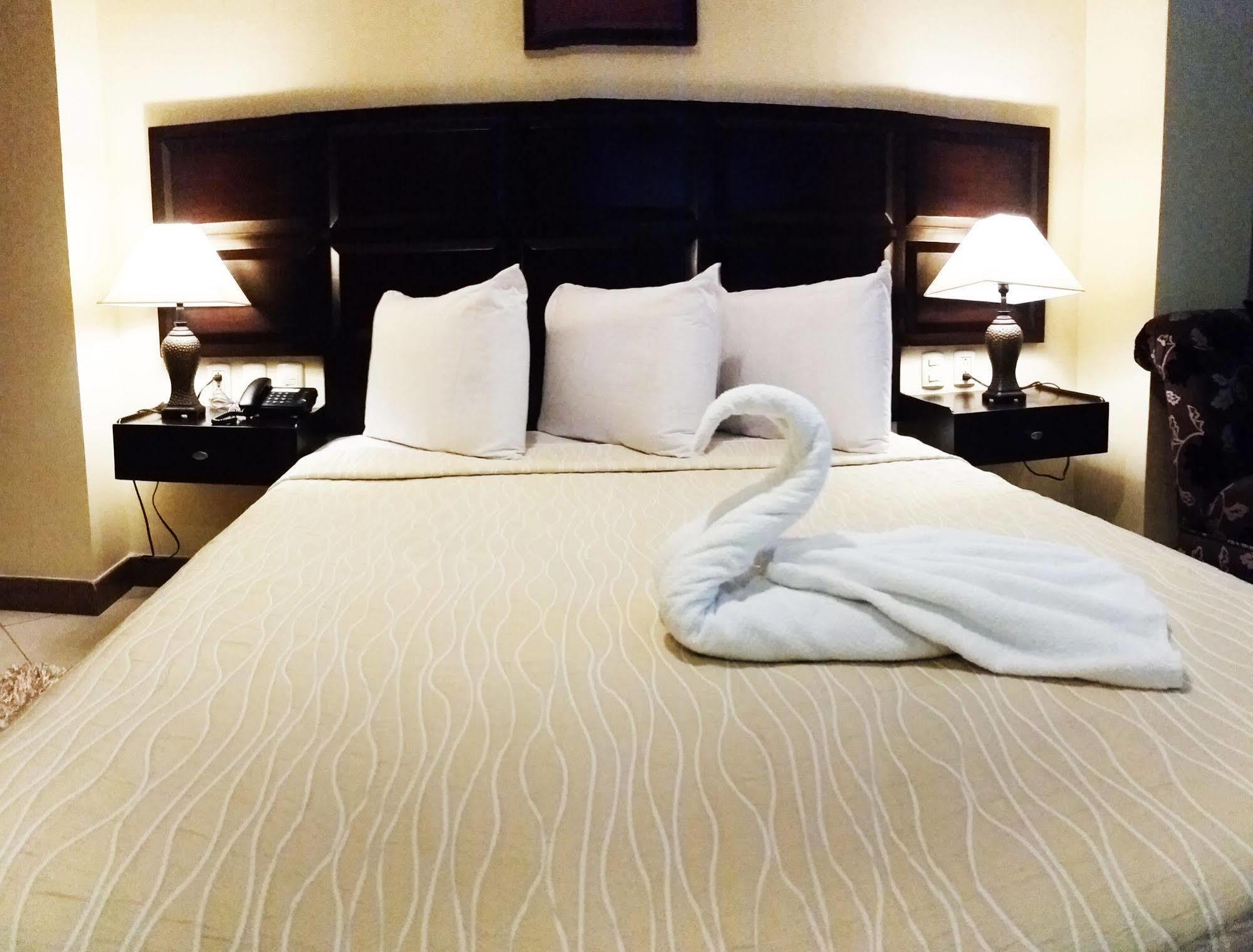 Atlantic Blue Hotel กวายากิล ภายนอก รูปภาพ
